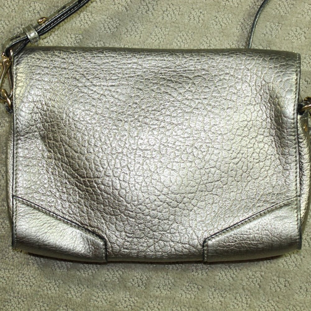Authentic Vintage Burberry 100% Calf Leather Metallic Silver Crossbody Purse - Picture 4 of 16